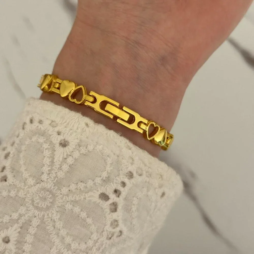 Sku0268 Retro Gold Heart Shaped Women Casual Watch Bracelet Stainless steel